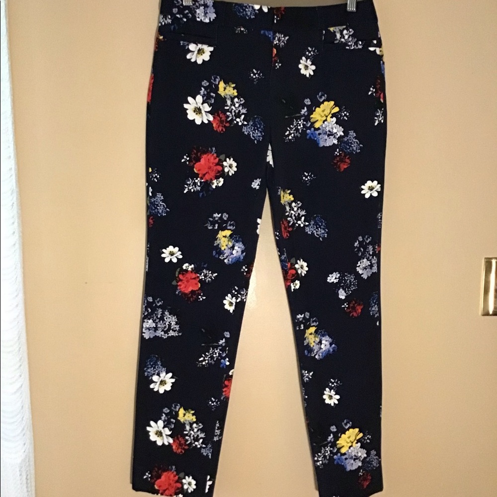 NEVER WORN BANANA REPUBLIC SLOAN NAVY FLORAL PANT - GREAT STRETCH & RECOVERY 6 - Picture 12 of 13